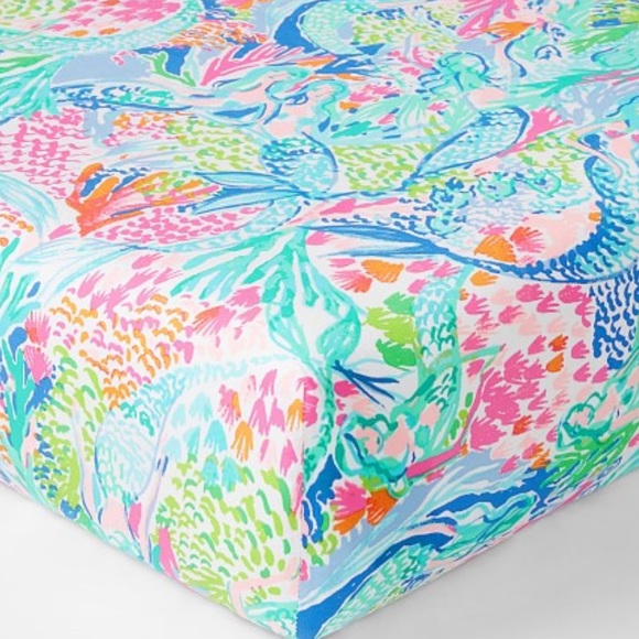 Lilly Pulitzer Other - Lilly Pulitzer fitted crib sheet